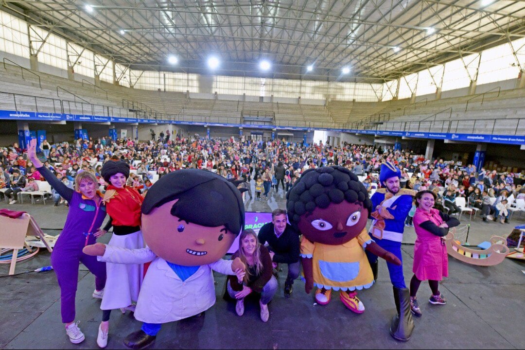 Di Tullio y Achaval presentaron el Programa Derechos PBA en el microestadio municipal de Pilar