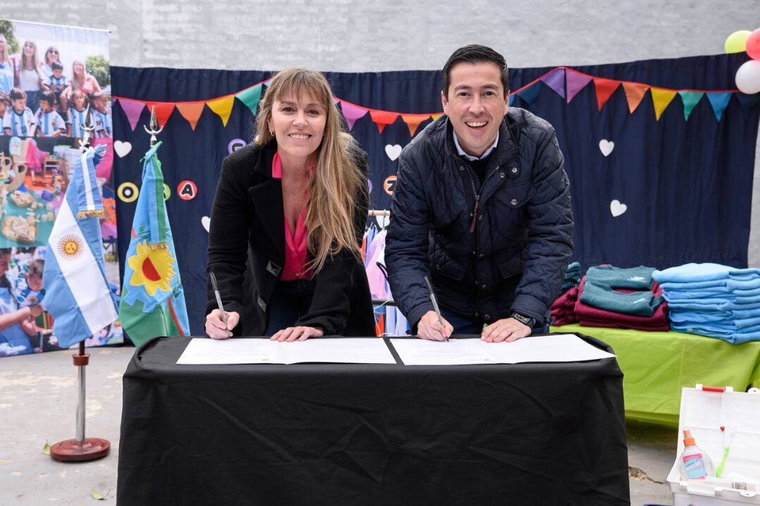 Derechos PBA en Malvinas Argentinas: Di Tullio y Nardini entregaron equipamiento a centros de desarrollo infantil