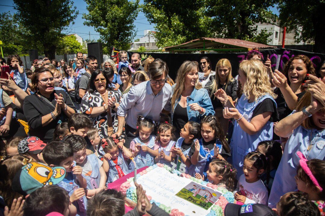 Di Tullio y Ghi en la celebración de los 75 años del Jardín de Infantes 901 y entrega de equipamiento a Centro de Primera Infancia