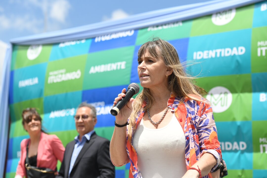 Di Tullio y Descalzo hicieron entrega de equipos deportivos y lúdicos para los jardines municipales de Ituzaingó